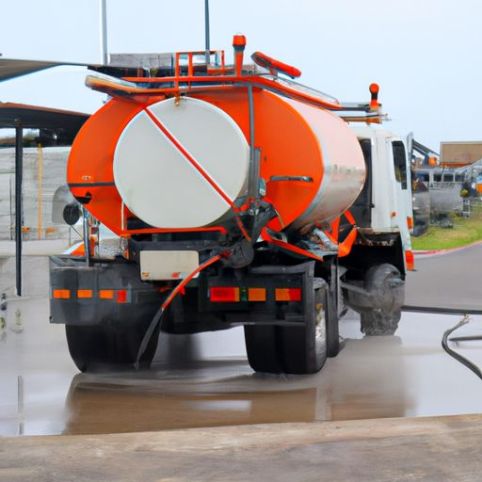 Water Tank Road Washer 4 wielgestuurde waswagen voor Maleisië 14 Cubic High Pressure