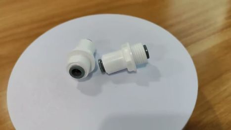 prix le plus bas fournisseur de connecteur de réservoir push-fit en plastique hep2o 22mm